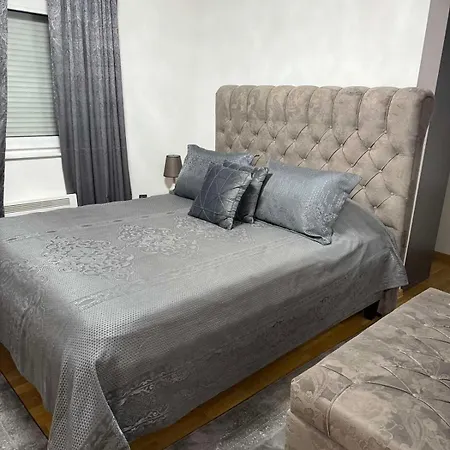 Luxury Heaven アパート *