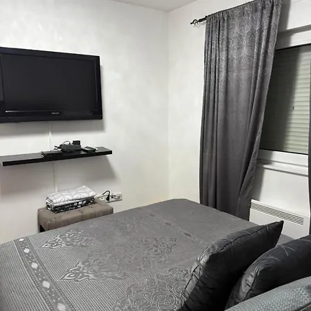 アパート Luxury Heaven